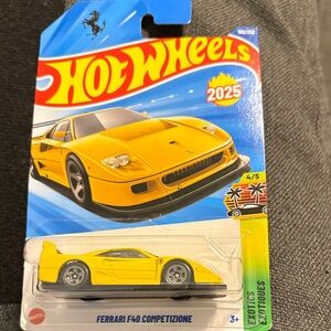 Hot Wheels Ferrari F40 Competizione Toy Car - Vivid Yellow